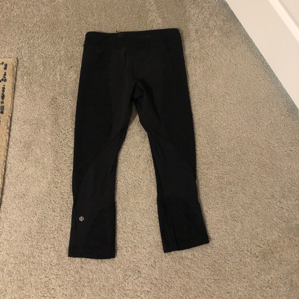 Lululemon black crop leggings